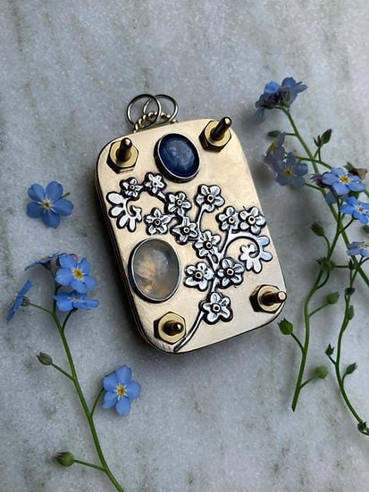 FloraKeep – Preserve Your Favorite Flowers Forever!