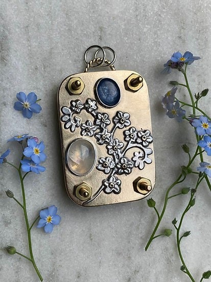 FloraKeep – Preserve Your Favorite Flowers Forever!