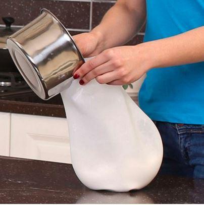 CleanBake – Dough kneading without mess!