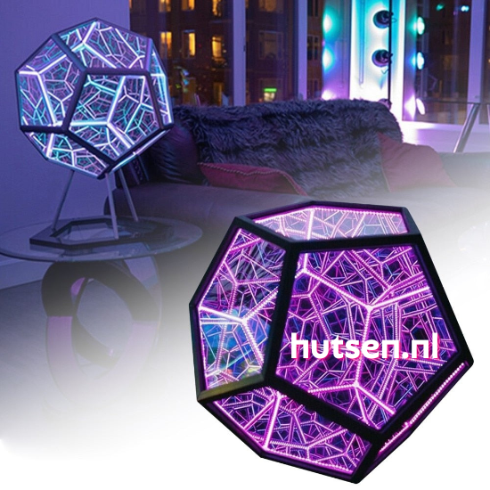 CosmoGlow – Futuristic Dodecahedron Lamp with Depth Effect