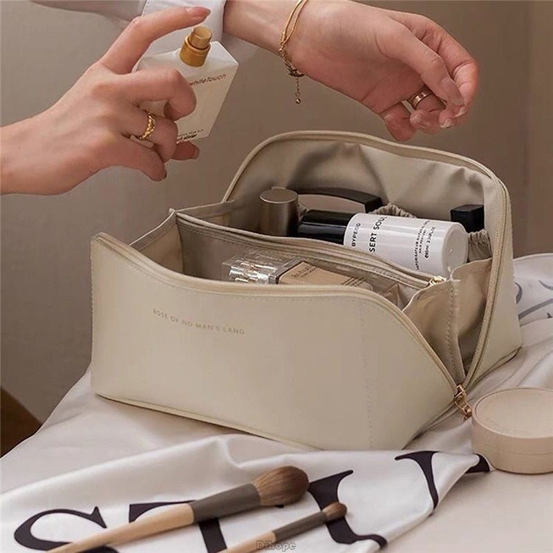 GlamNest – Elegance Meets Organization for Your Beauty Routine!