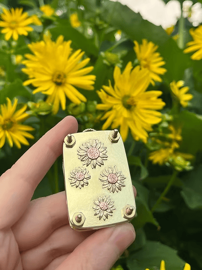 FloraKeep – Preserve Your Favorite Flowers Forever!