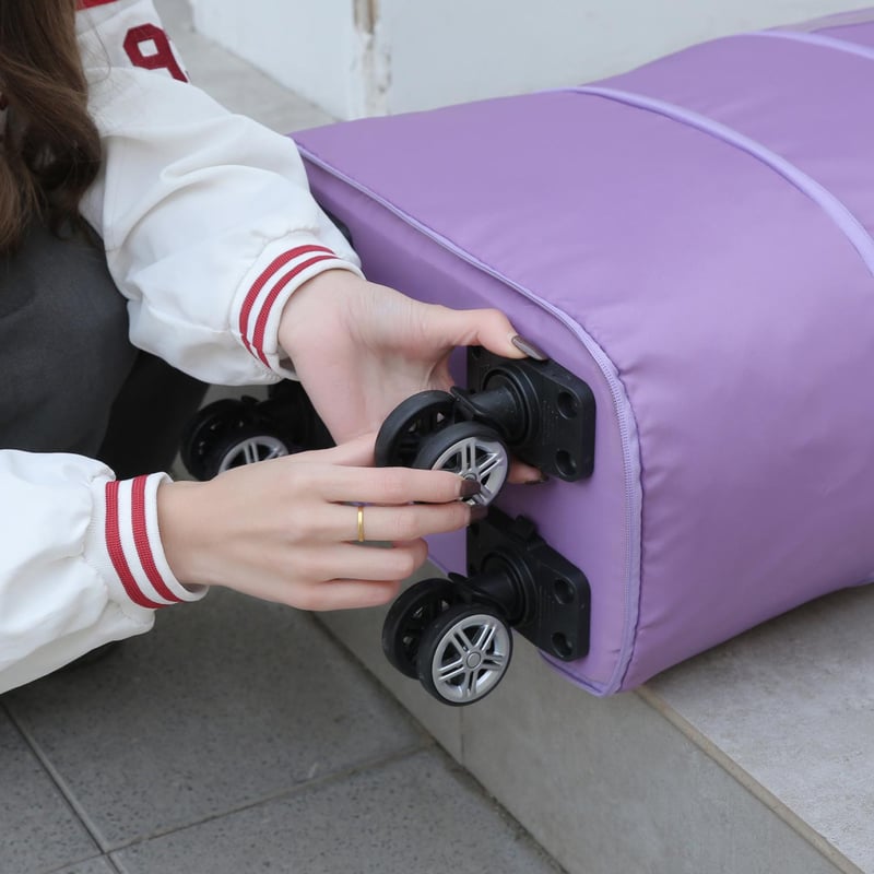 RollAway – Lightweight Rolling Luggage with Wet-Dry Separation