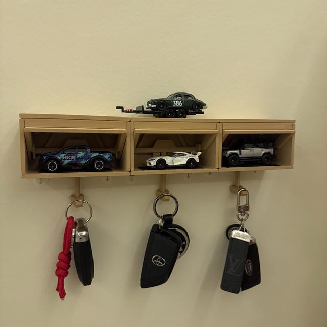 KeySwing – The Key Holder that Moves!