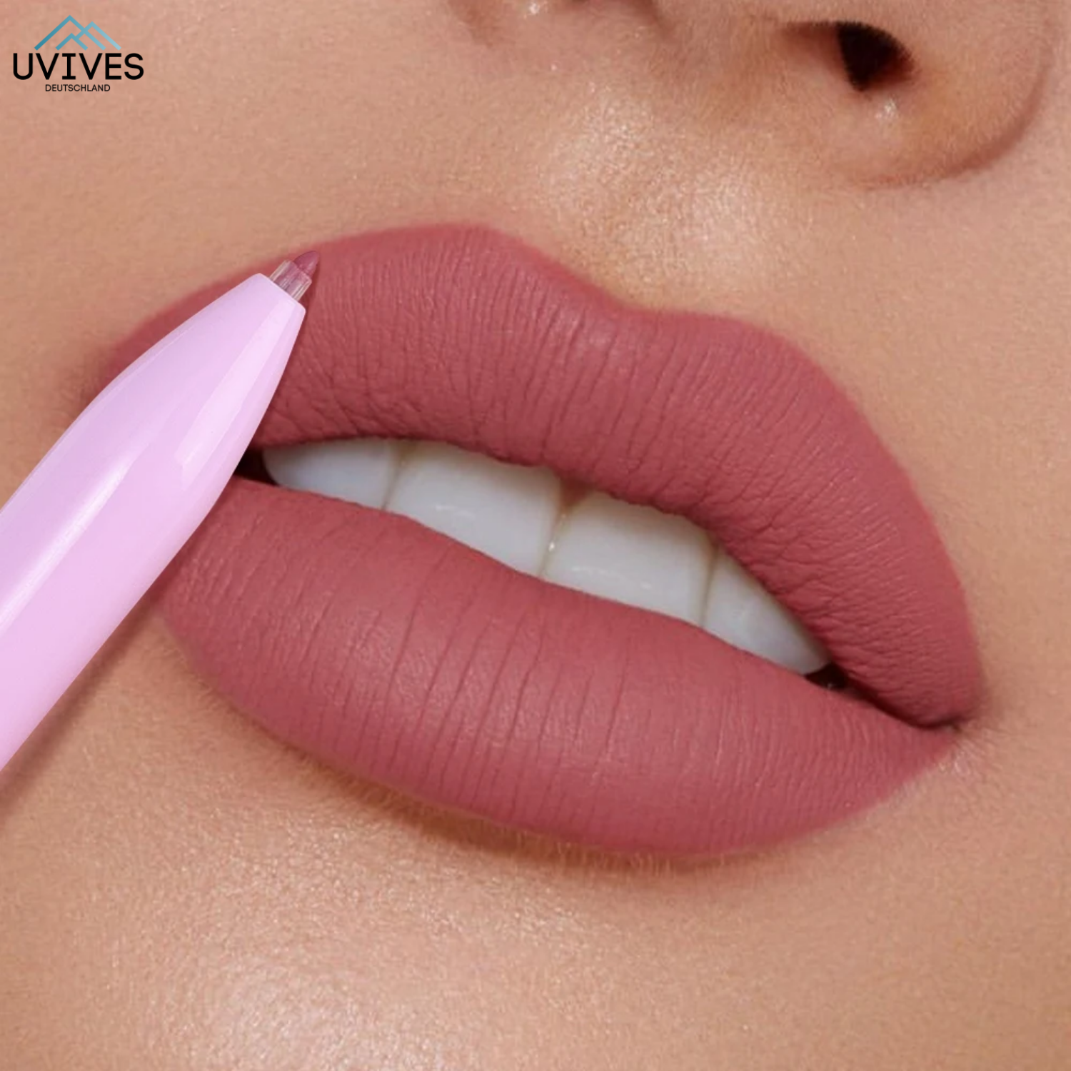 GlamLine – Your 4-in-1 Beauty Essential for On-the-Go Glam