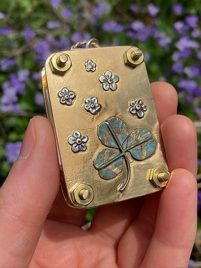FloraKeep – Preserve Your Favorite Flowers Forever!