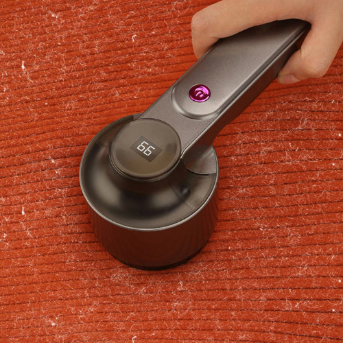 FluffAway – Instantly Smooth Clothes Without Lint or Pills!