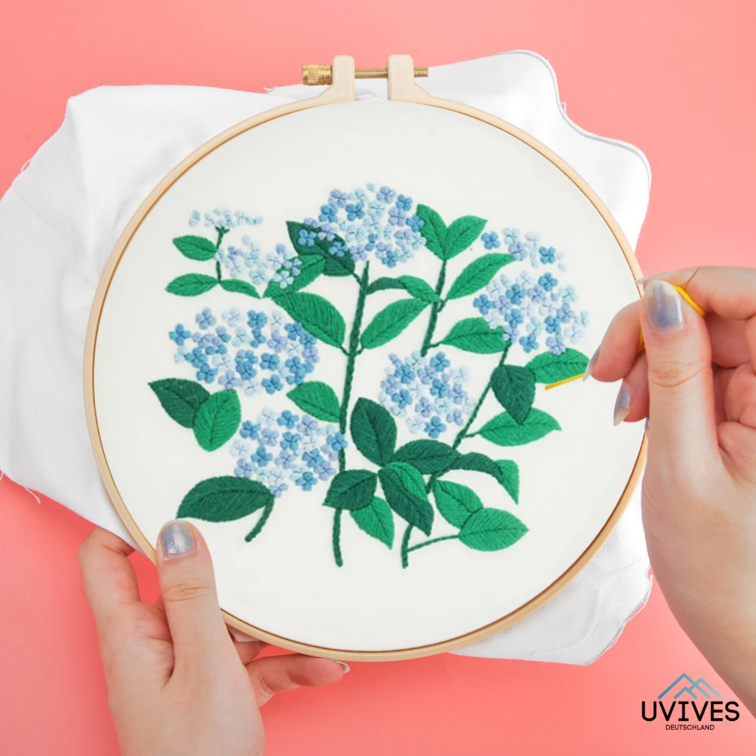 EasyStitch – embroidery art, easier than ever!