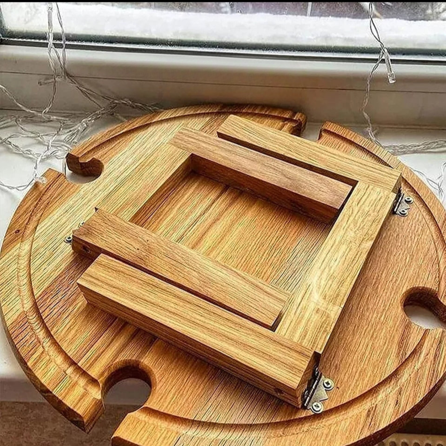 WoodenFold – The Stylish Folding Table You Can Take Anywhere