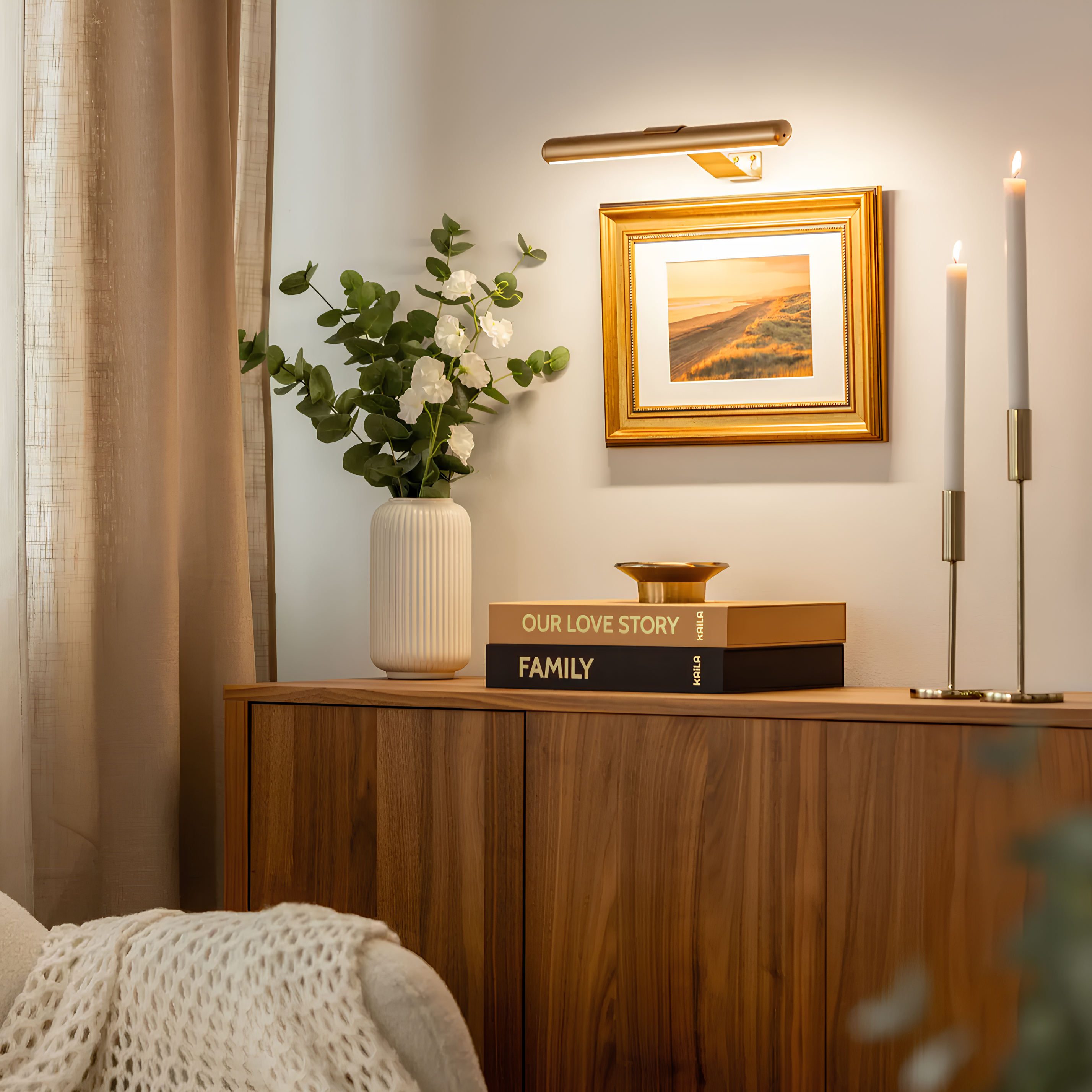 LumoFrame – Perfect Light for Your Art!