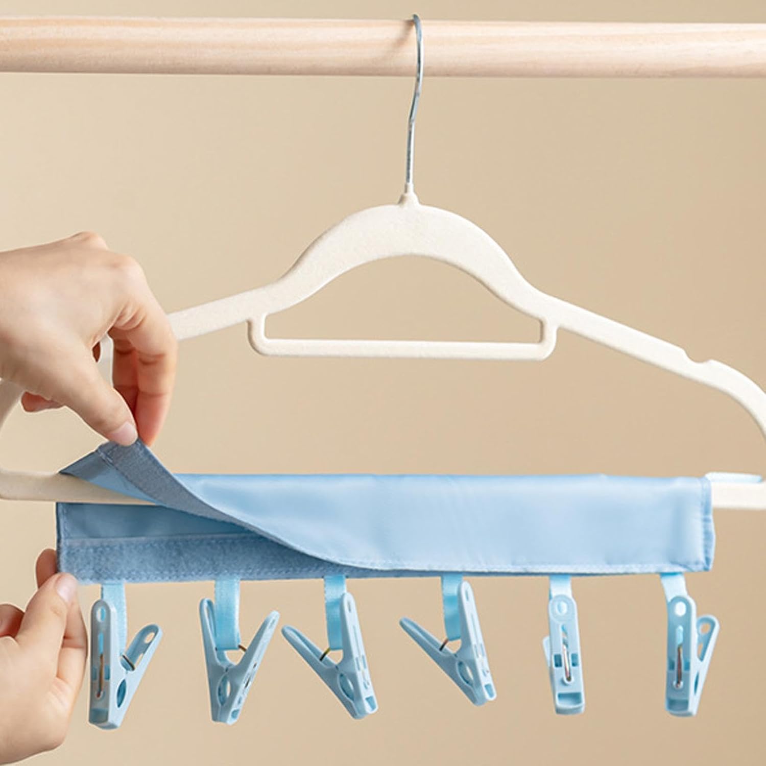 2+2 FREE | TravelHanger – Order everywhere, no matter where you go!