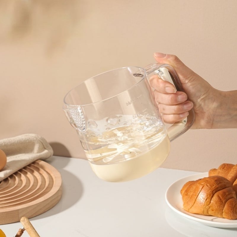 MixMaster Cup – Stir, Measure, Filter in One Grip!