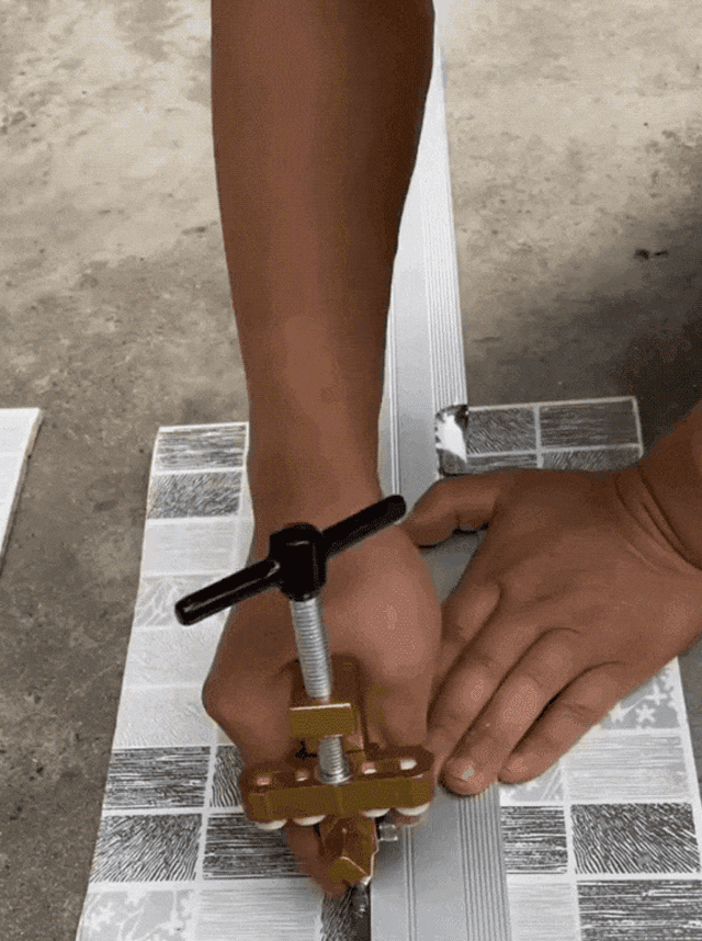 EaseCut – Clean Glass & Tile Cuts in Seconds!