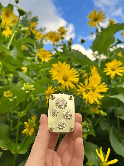 FloraKeep – Preserve Your Favorite Flowers Forever!