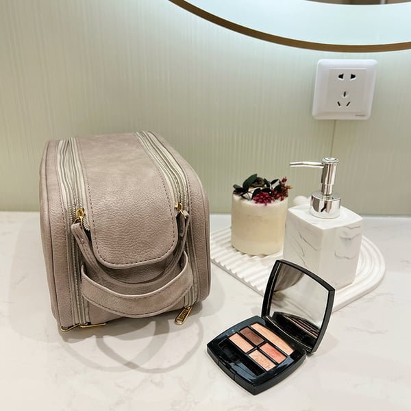 GlamGo – Large Capacity Travel Cosmetic Bag