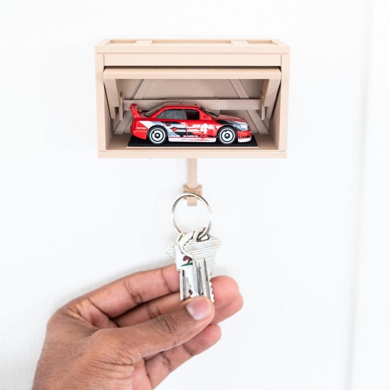 KeySwing – The Key Holder that Moves!