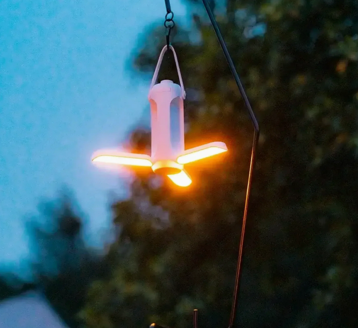 GlowMate – Your Light, Your Power, With You Everywhere.