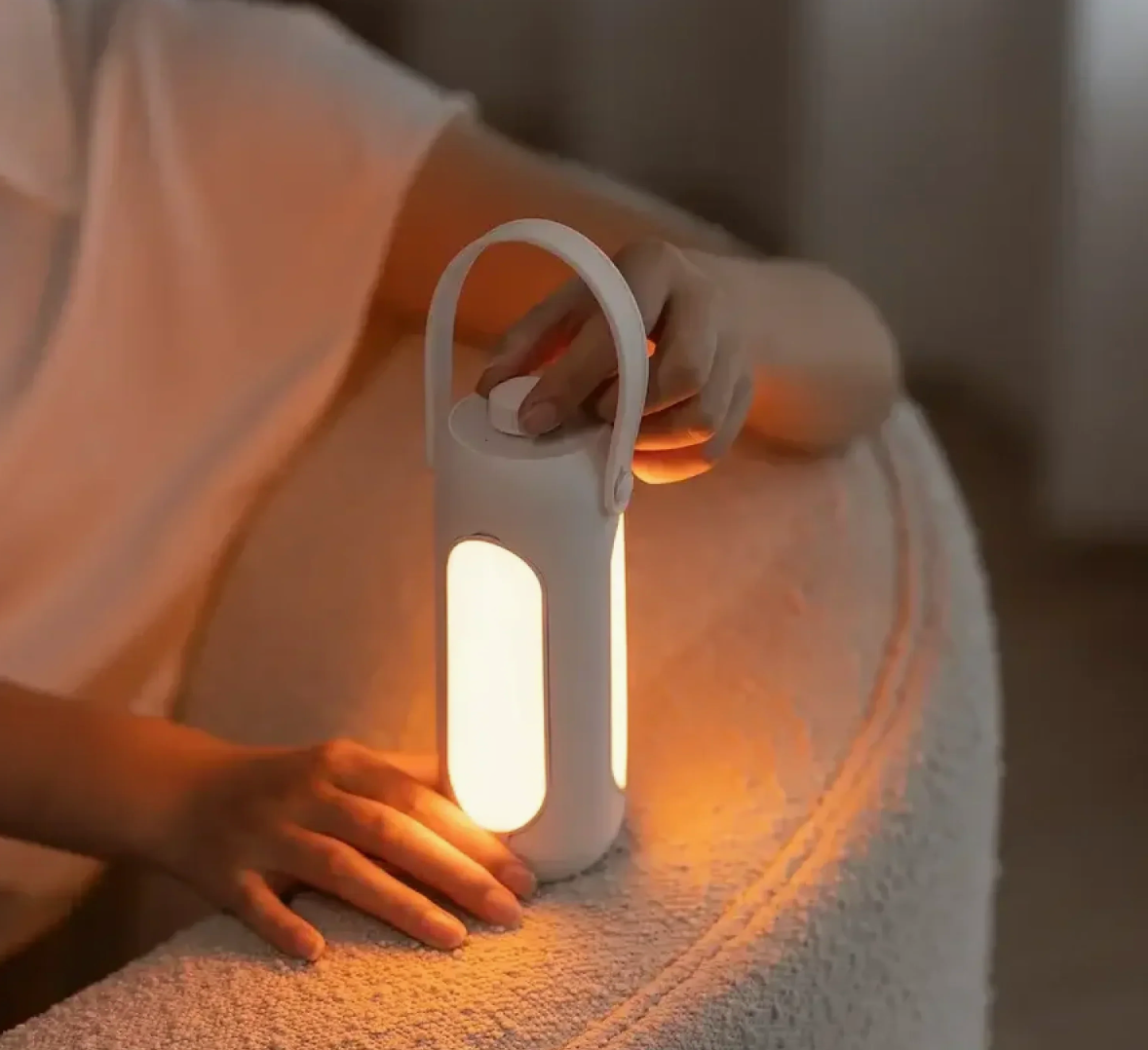 GlowMate – Your Light, Your Power, With You Everywhere.