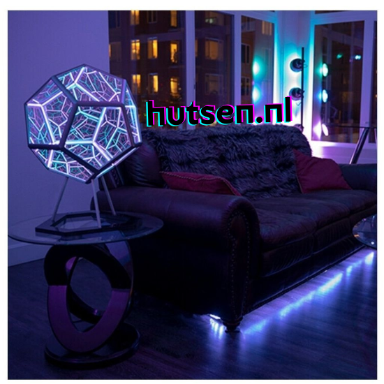 CosmoGlow – Futuristic Dodecahedron Lamp with Depth Effect