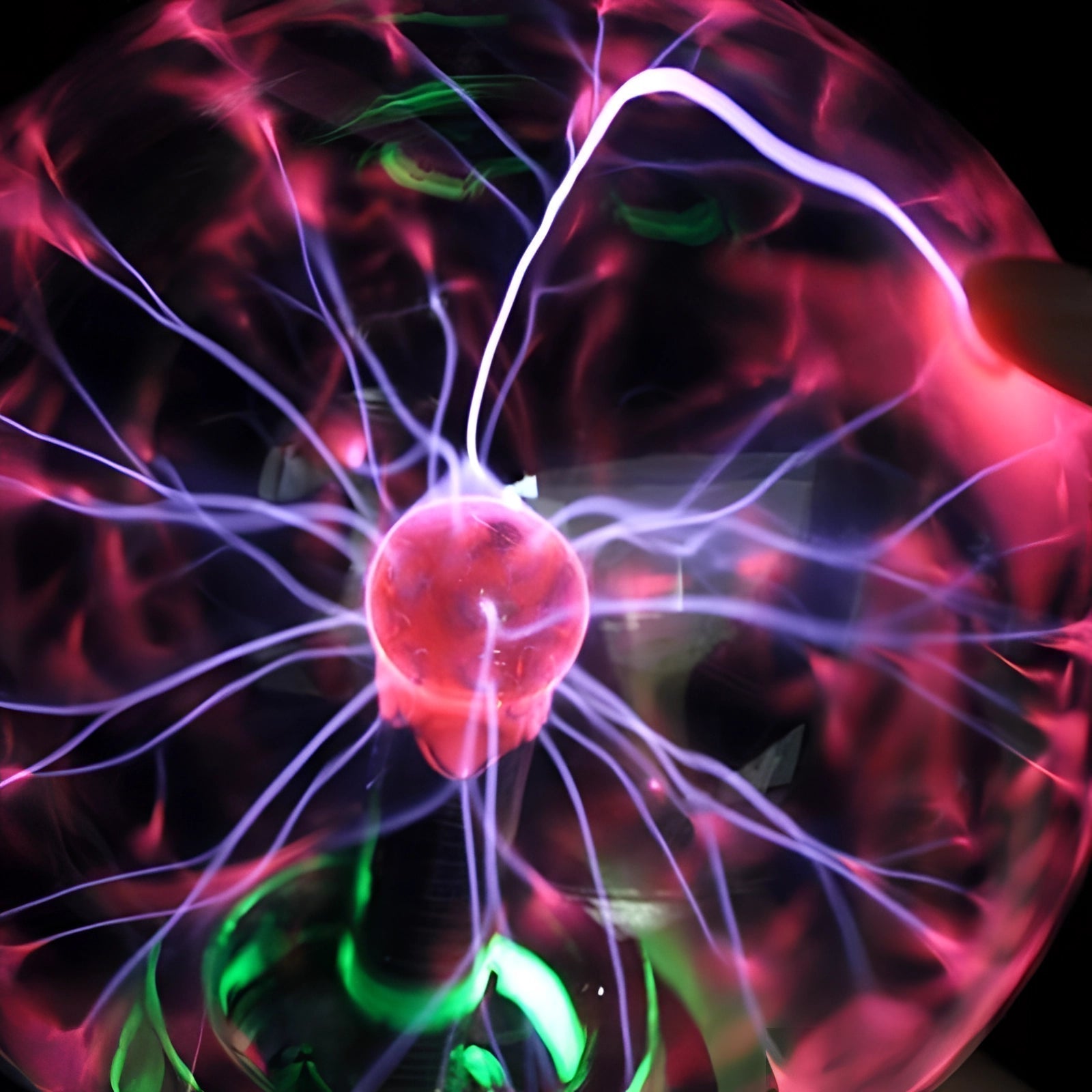 SparkSphere – Interactive Plasma Globe for Fun & Learning