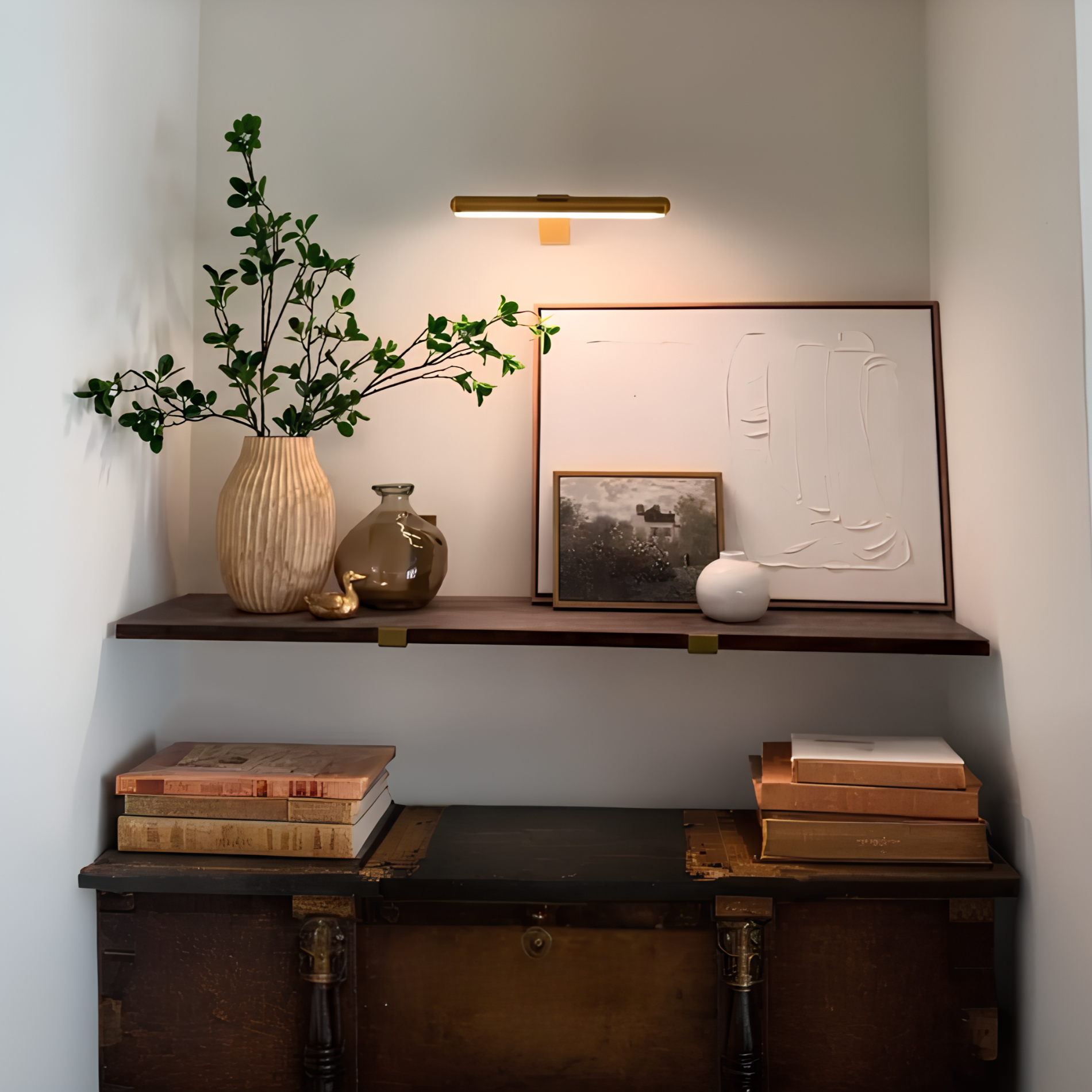 LumoFrame – Perfect Light for Your Art!