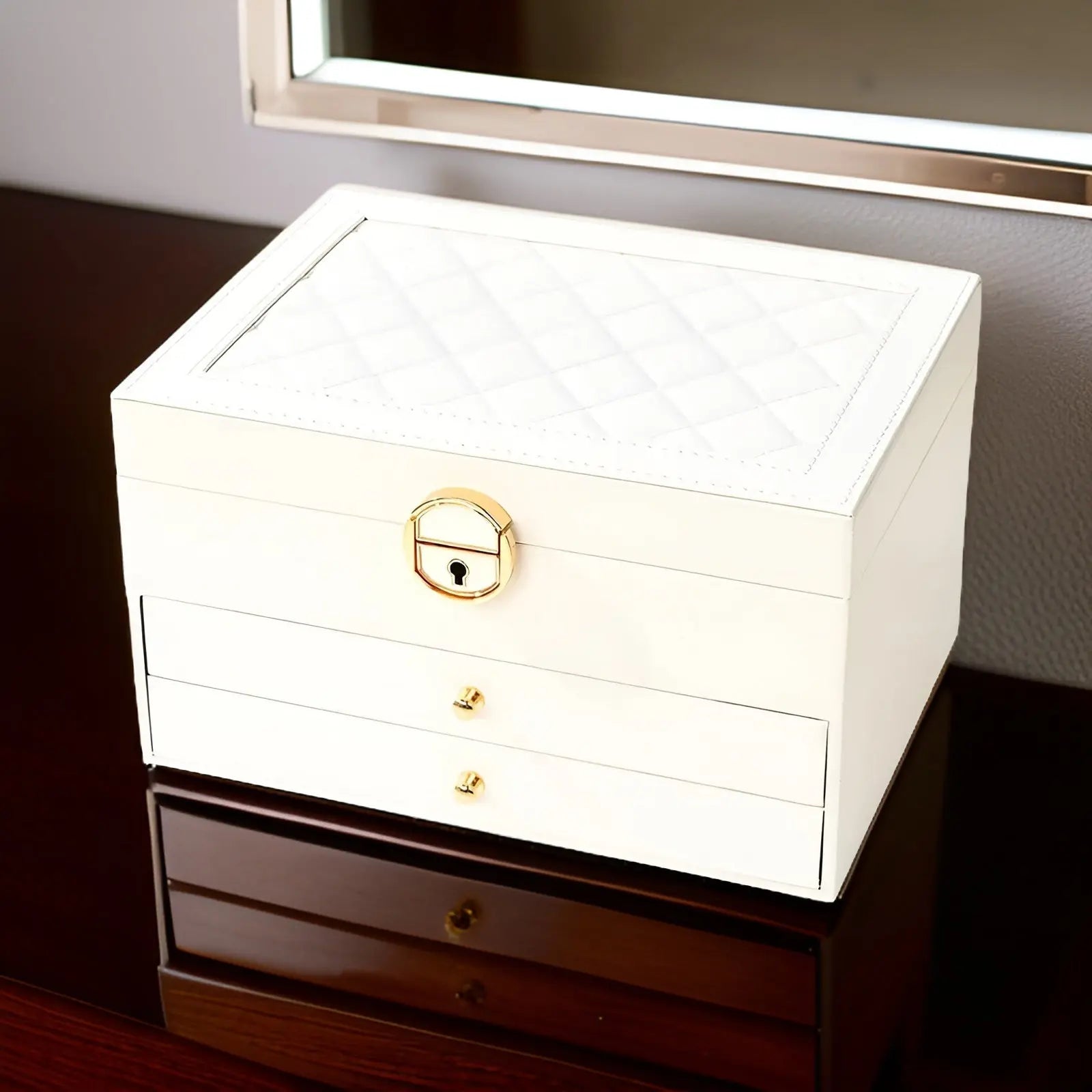 LuxeTrove – Stylish Jewelry Organizer with a Touch of Luxury
