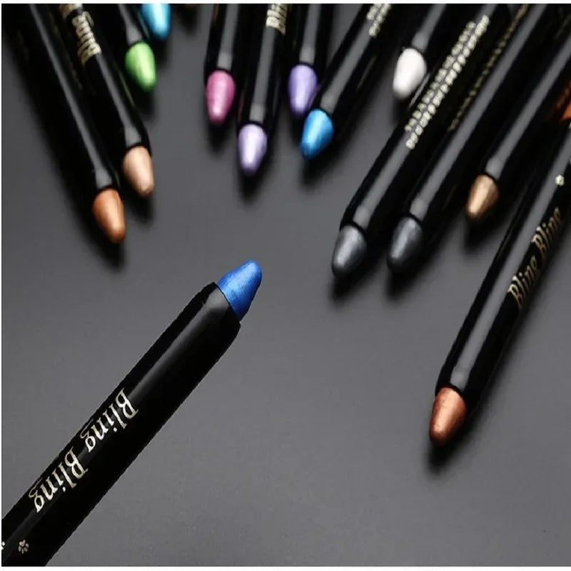 GlamGlow – Waterproof Eyeshadow Stick with Long-Lasting Shine