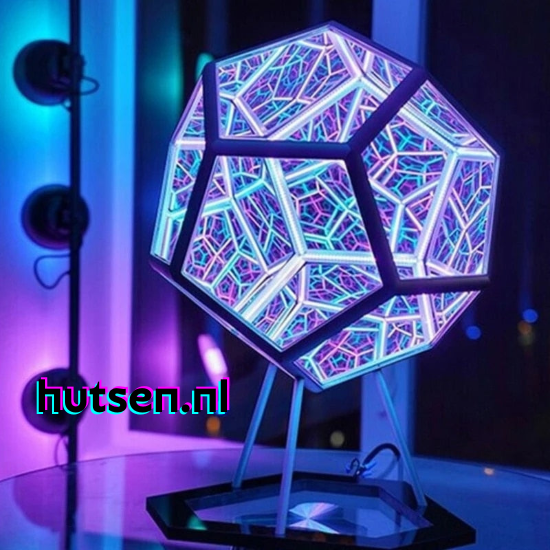 CosmoGlow – Futuristic Dodecahedron Lamp with Depth Effect