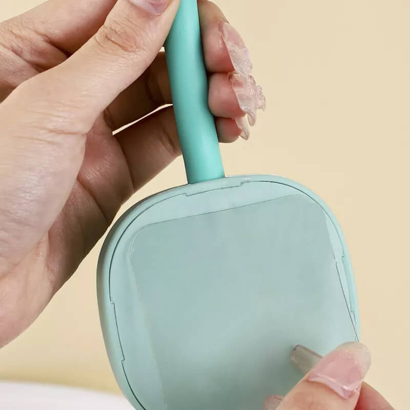 DryGrip – Style your hair without using your hands!