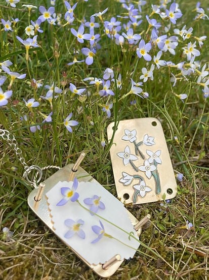 FloraKeep – Preserve Your Favorite Flowers Forever!