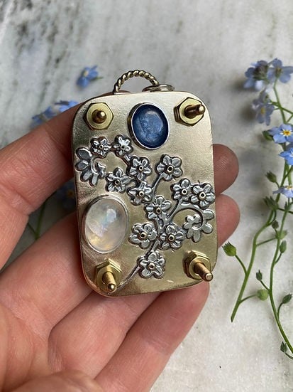 FloraKeep – Preserve Your Favorite Flowers Forever!