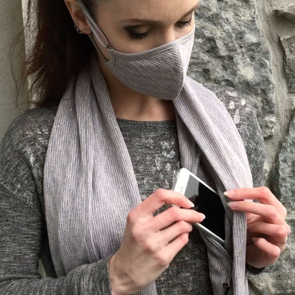CozySafe – The Scarf with Secret Pocket for Warmth & Security