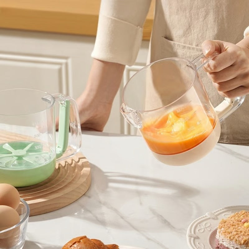 MixMaster Cup – Stir, Measure, Filter in One Grip!