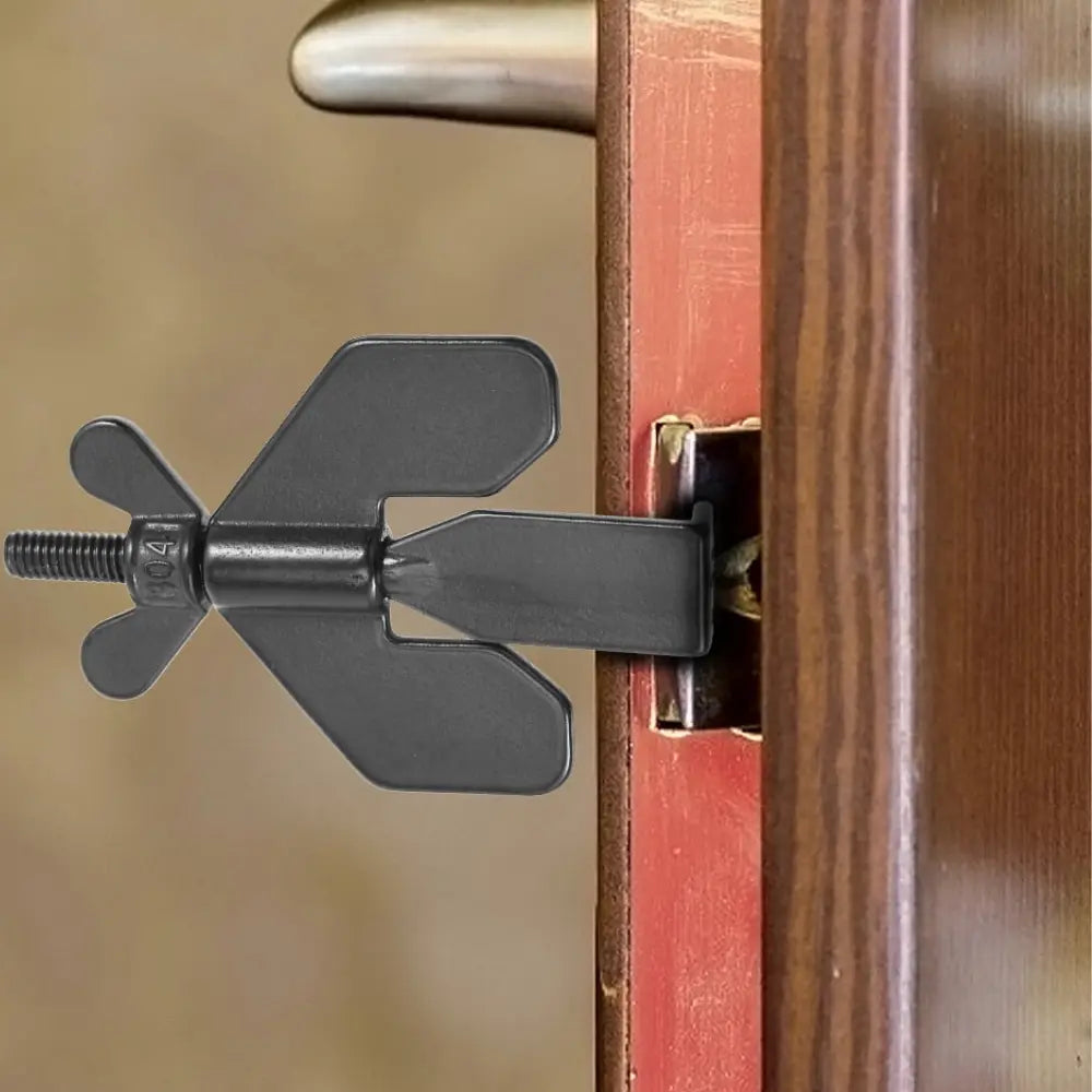 SafeStay – Your portable door security for on the go!