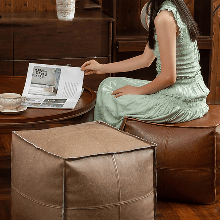 SpaceSeat – Seat meets storage space, perfectly hidden!