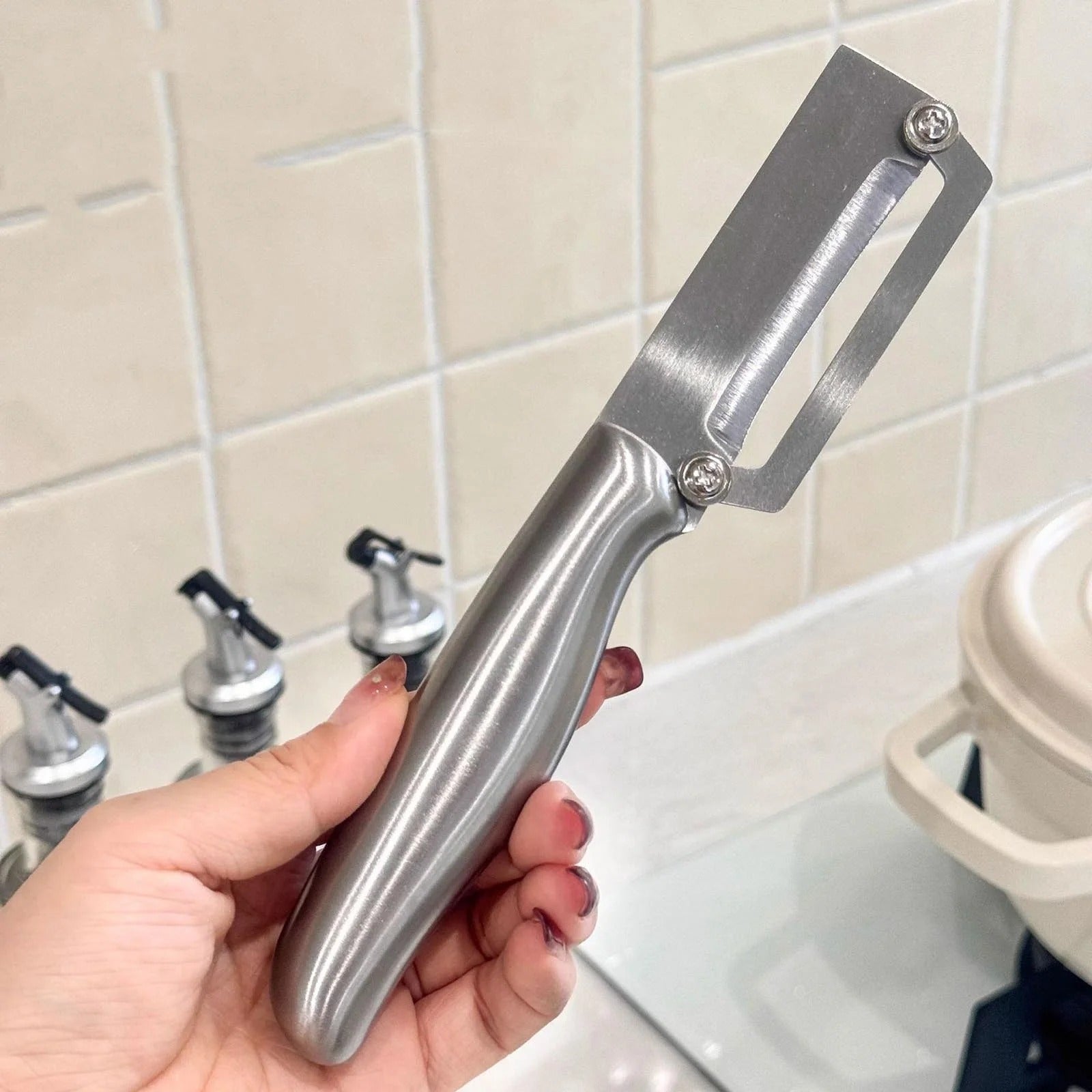 SteelPeel – Peels Everything, Lasts Forever, Fits Perfectly in Your Hand.