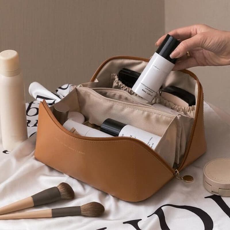 GlamNest – Elegance Meets Organization for Your Beauty Routine!