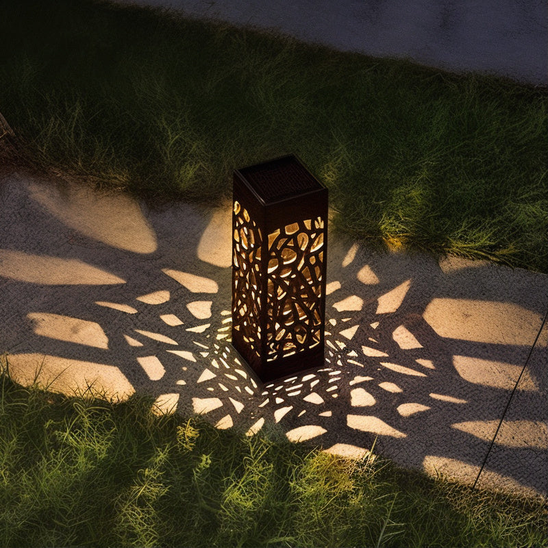 LumiFlair – Elegant Solar Garden Lamp